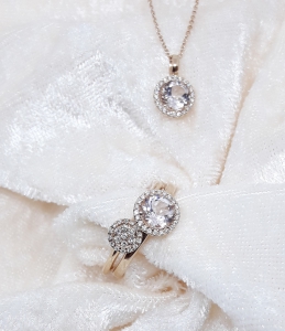 Anhänger und Ringe in Rosegold mit Morganit und Brillant